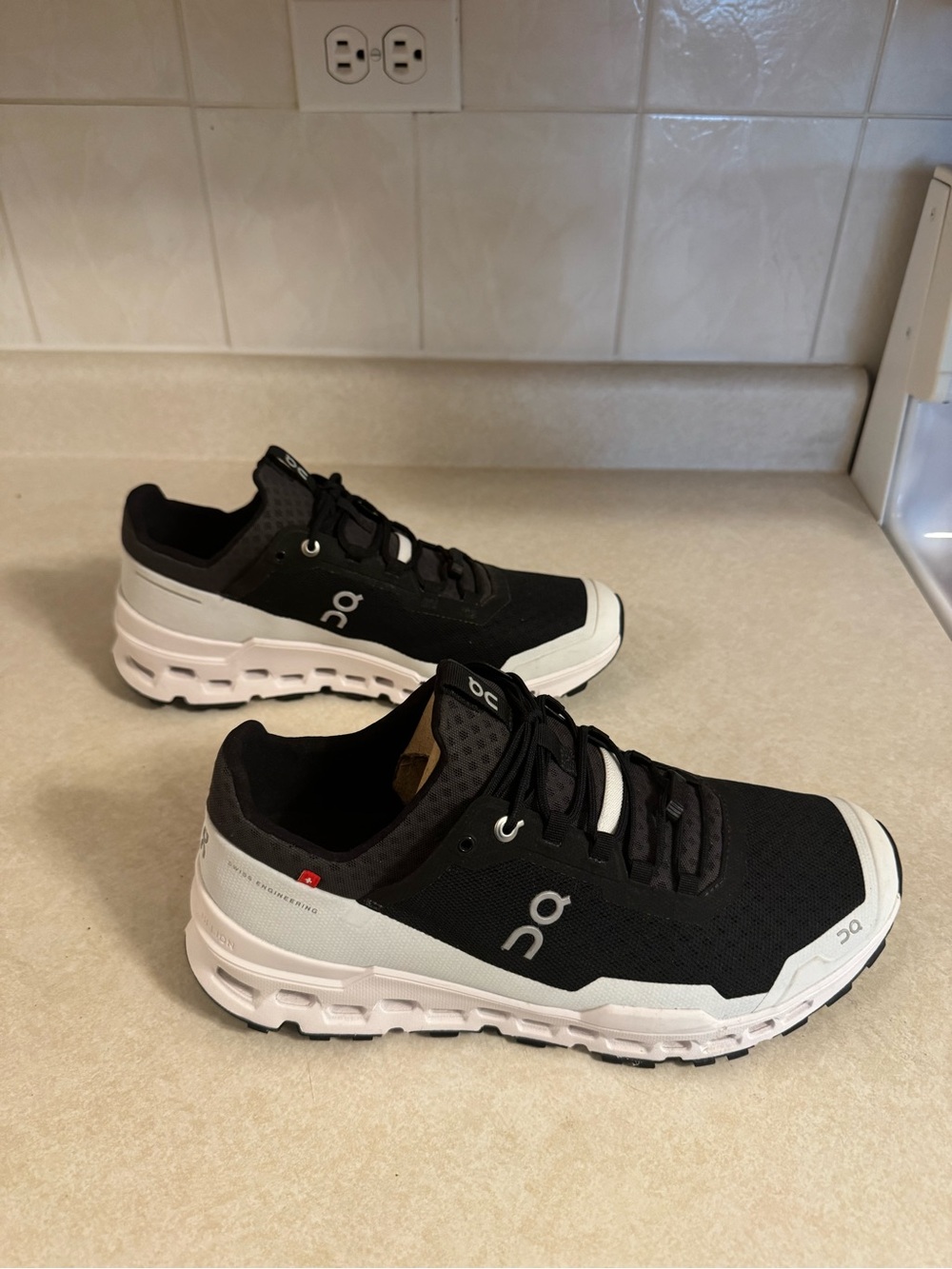 On Men's Black/White Trail Running Shoe - Picture 2 of 9